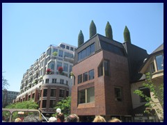 Yorkville Ave bus tour 107 - Hazelton Hotel